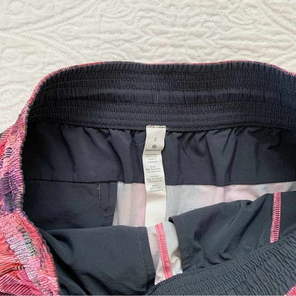 Lululemon‎ Spring Break Away Shorts, Sun Dazed Multi Pink - Picture 7 of 8